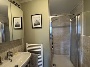 En Suite- click for photo gallery